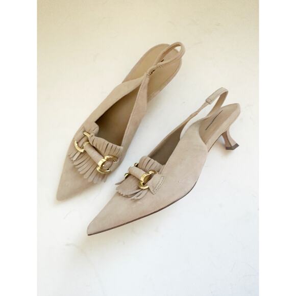 NWOB Ann Taylor Horsebit Fringe Suede Kitten Heels Tan Gold 6.5 - Picture 1 of 7